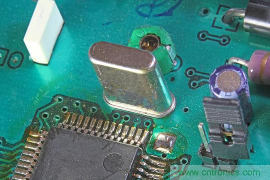 淺談晶體晶振區(qū)別、應(yīng)用范圍及用法