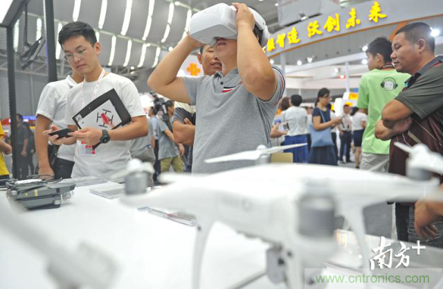 打破傳統(tǒng)模式極限，探路人工智能讓數(shù)據(jù)&ldquo;自我學(xué)習(xí)&rdquo;