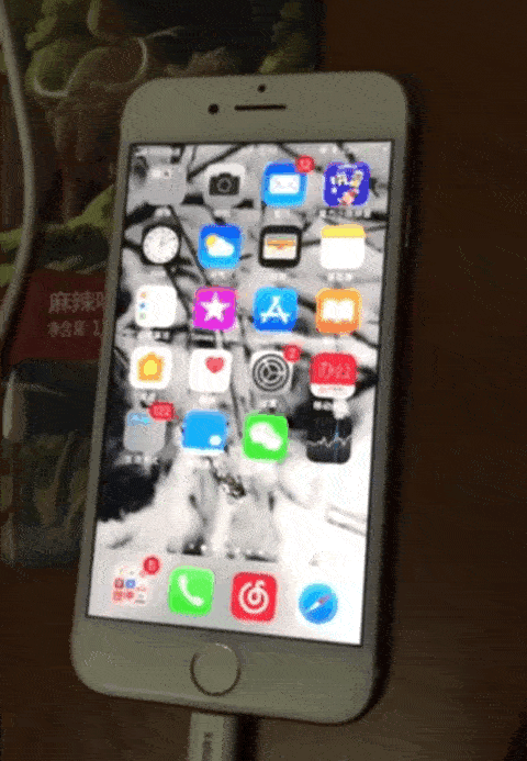 拆了個(gè)電容之后，我的iPhone也會(huì)自動(dòng)訂房了