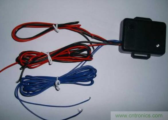 振動(dòng)傳感器的機(jī)電變換原理？主要的分類有哪些？