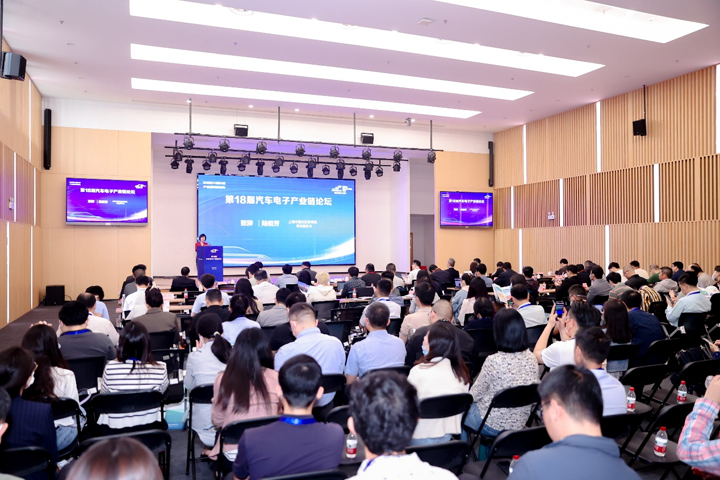 汽車產(chǎn)業(yè)加速邁向智能網(wǎng)聯(lián)電氣化，車規(guī)中國(guó)芯力爭(zhēng)據(jù)此集體突破并實(shí)現(xiàn)高質(zhì)量發(fā)展