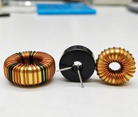 磁珠電感、磁環(huán)電感與色環(huán)電感：電磁濾波世界的三重變奏曲